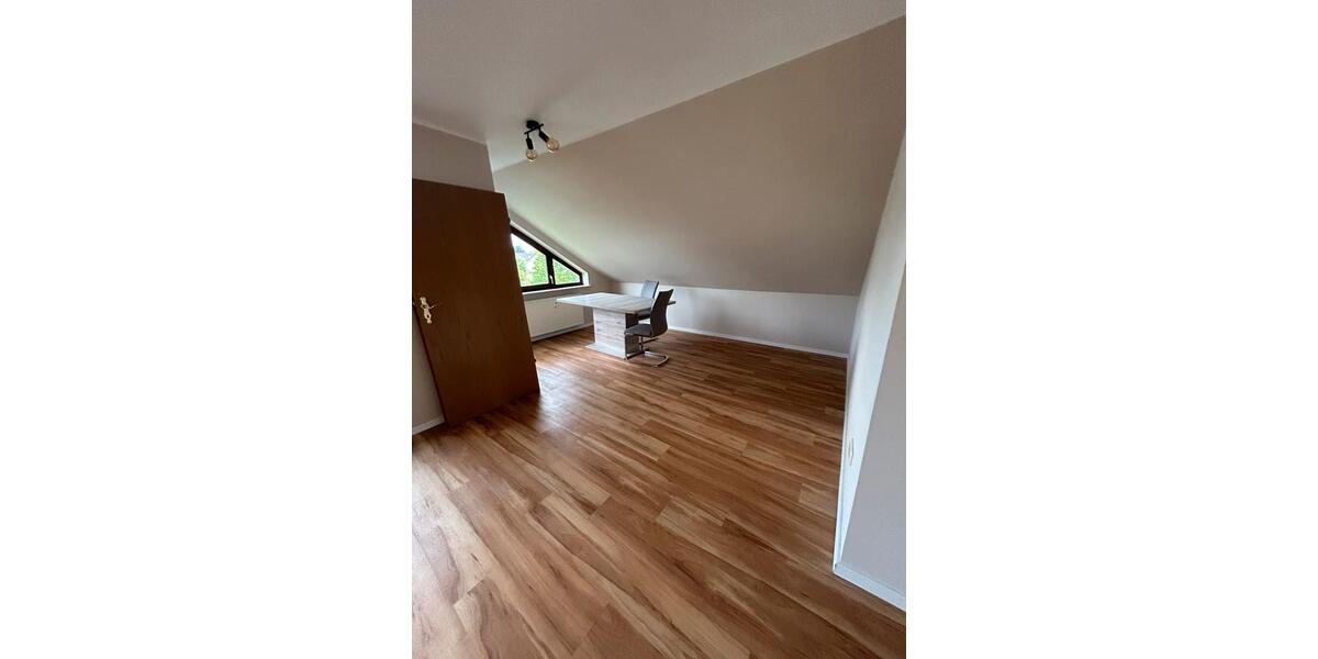 Dachgeschoßwohnung Frankenberg (Eder) - 2 Zimmer, 68 m&sup2;, 680&euro; | Angebot:25883073