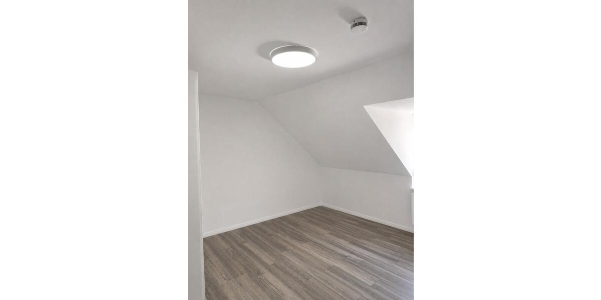 Dachgeschoßwohnung Kassel Nordshausen - 3 Zimmer, 72 m&sup2;, 900&euro; | Angebot:26593163