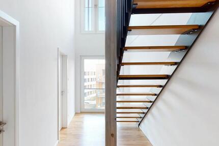 Großzügige 4-Zimmer-Maisonettewohnung mit Einbauküche und Loggia zimmer