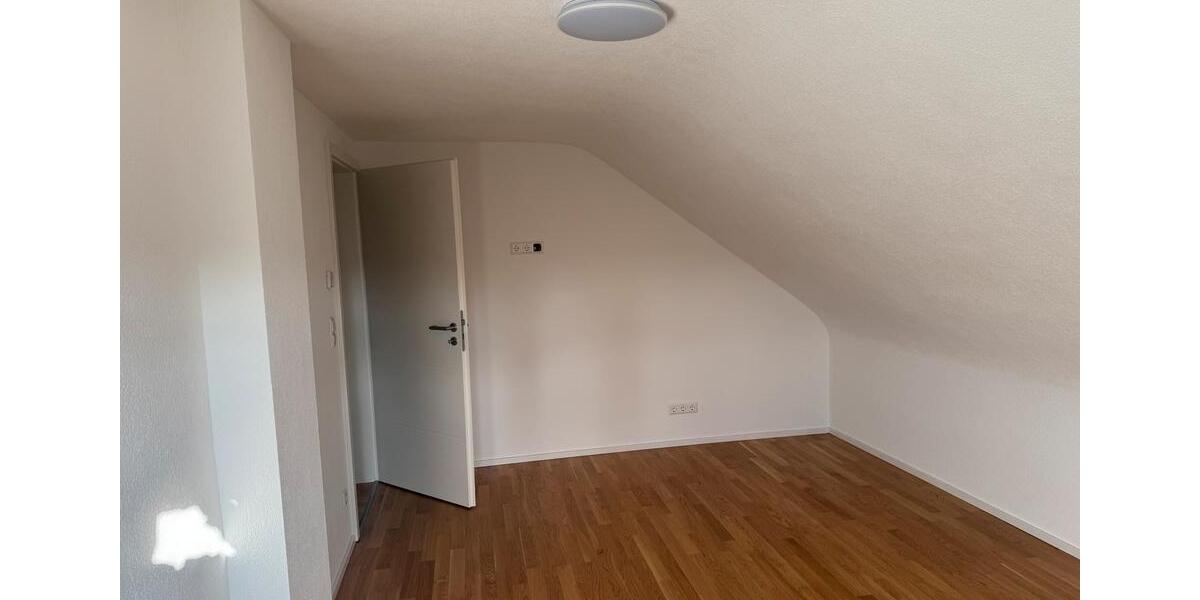Dachgeschoßwohnung Balingen - 3.5 Zimmer, 70 m&sup2;, 950&euro; | Angebot:24842559