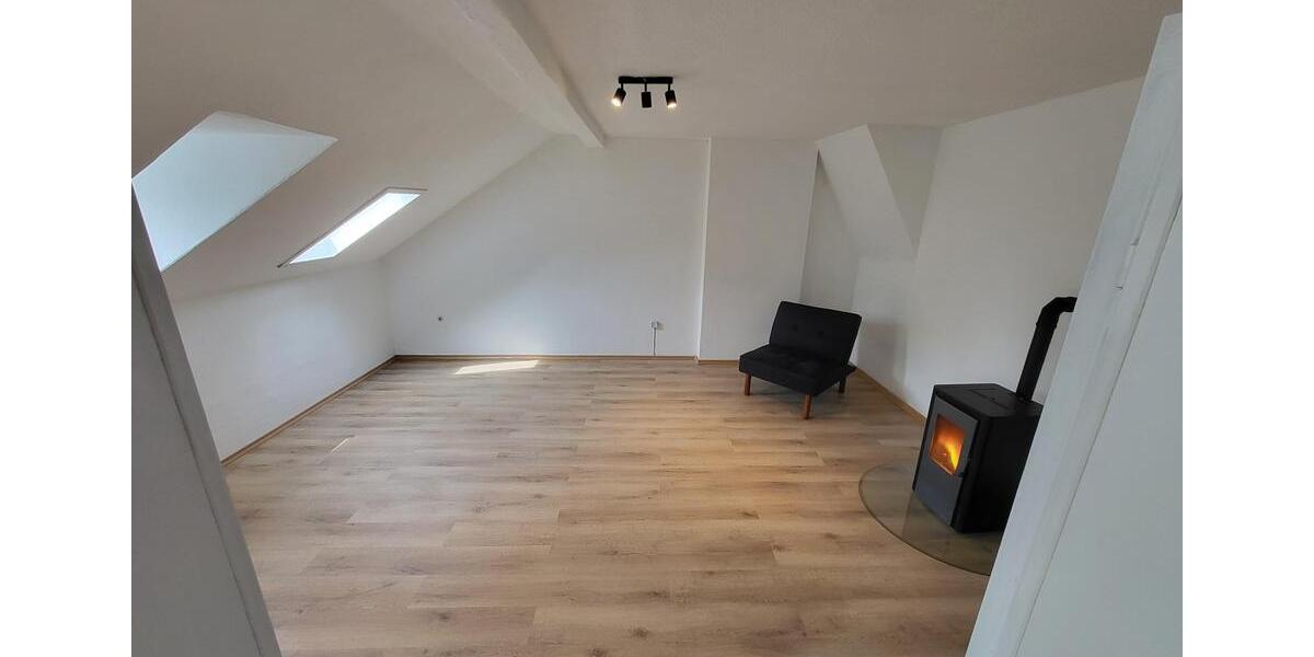 Dachgeschoßwohnung Hof Altstadt - 2 Zimmer, 50 m&sup2;, 380&euro; | Angebot:26591908