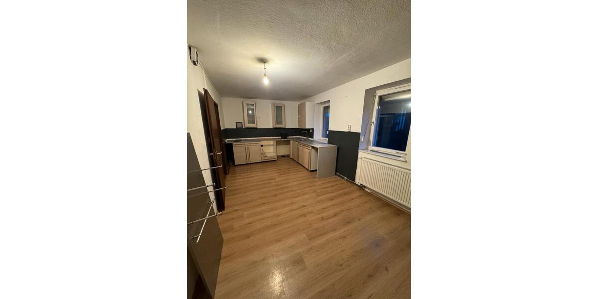 Einfamilienhaus Euerdorf - 6 Zimmer, 200 m&sup2;, 1.250&euro; | Angebot:24840767