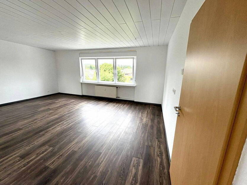 Top renovierte 3 Zimmer Wohnung Zentrum Dudweiler Uninähe