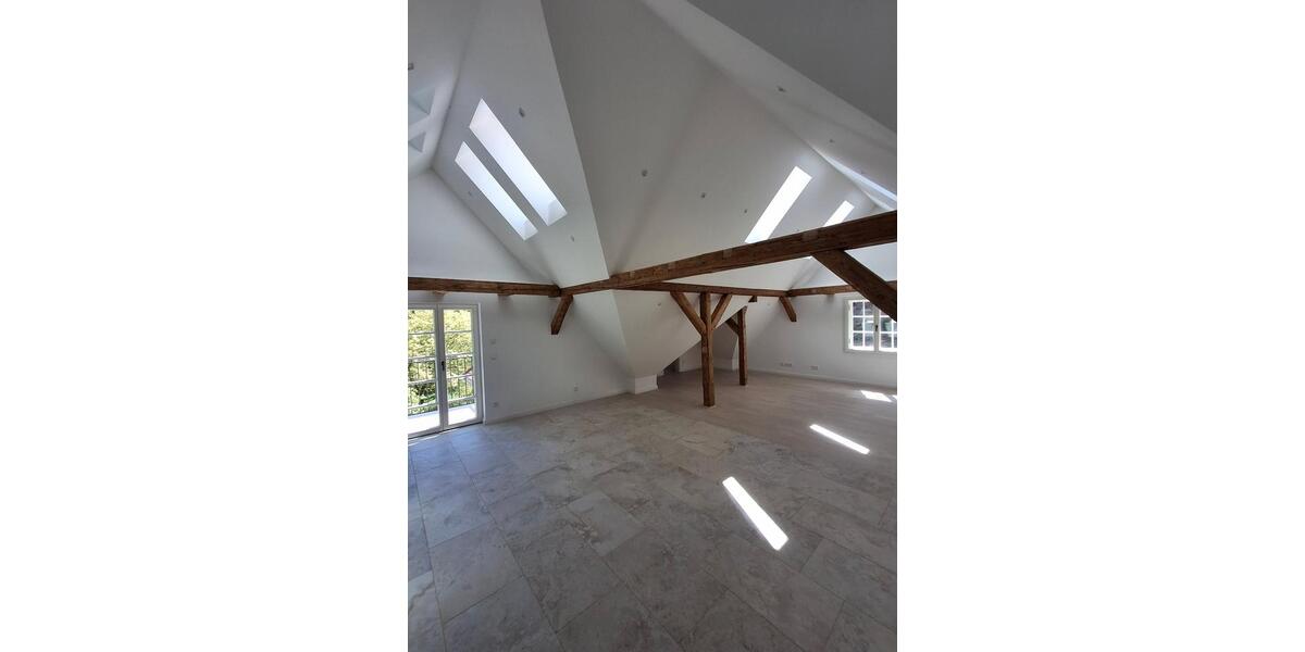 Dachgeschoßwohnung Marburg - 3 Zimmer, 119 m&sup2;, 2.450&euro; | Angebot:25880812