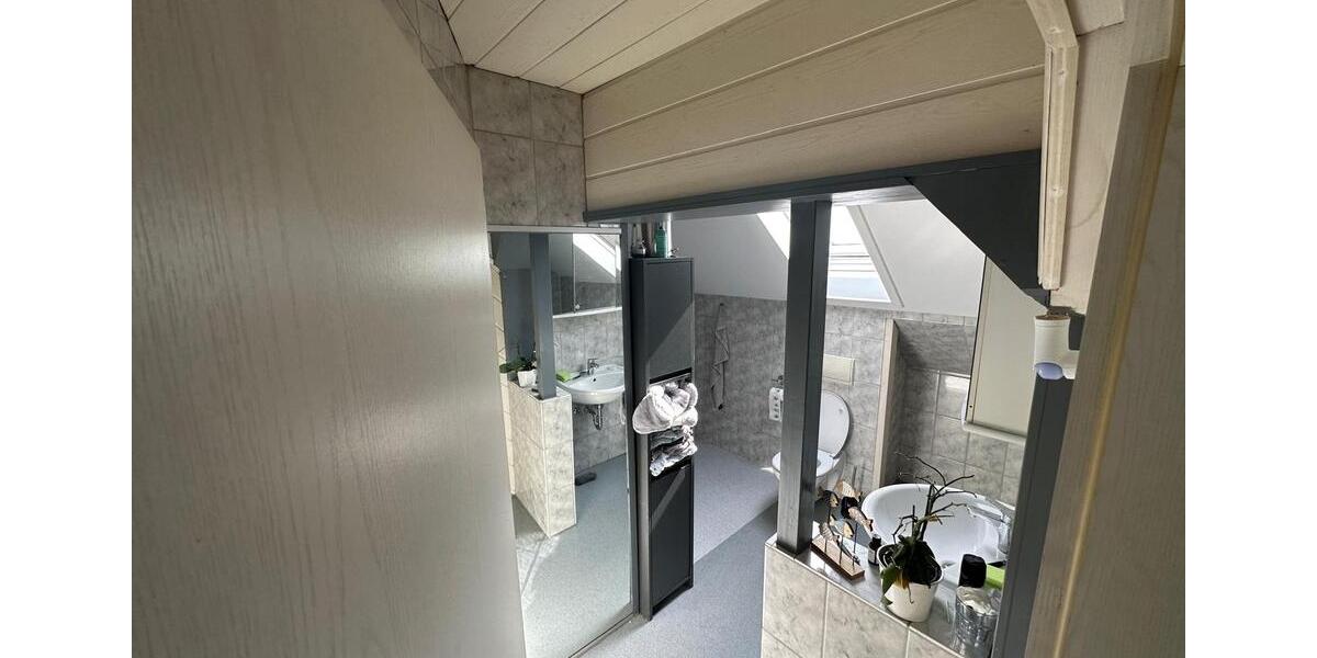 Dachgeschoßwohnung Siegen Weidenau - 1 Zimmer, 65 m&sup2;, 550&euro; | Angebot:25892877