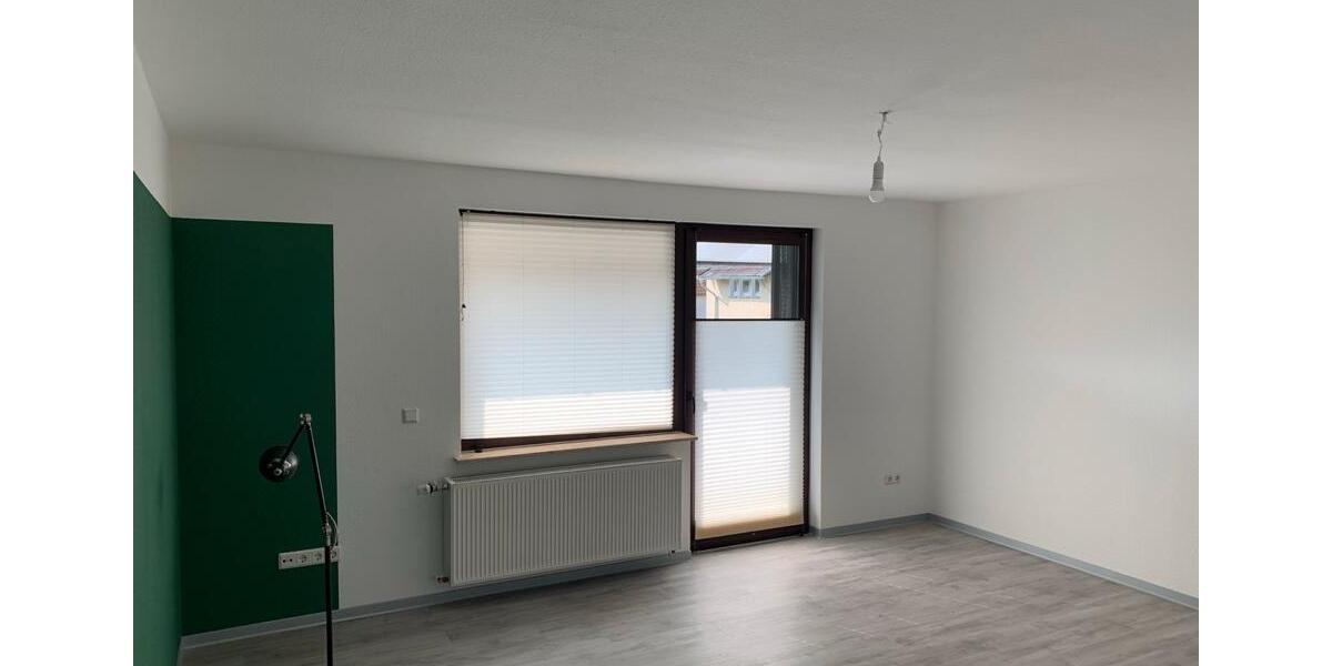 3,5 Zimmer Mietwohnung (93m2) mit großzügigen Balkon im 1.OG 3.5 zimmer