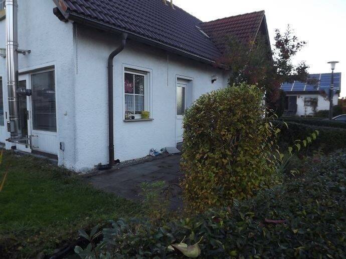 Gut geschnittenes 2 Zimmer-Apartment mit Einbauküche und Wannenbad, in ruhiger Lage von Wiesenbronn. Nur 10 Min. nach Kitzingen... 2 zimmer