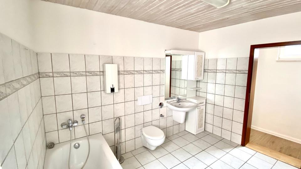 Etagenwohnung Heilbad Heiligenstadt - 3 Zimmer, 136 m&sup2;, 865&euro; | Angebot:24377504