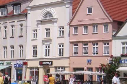 Wohnung Güstrow - 2 Zimmer, 76 m&sup2;, 508&euro; | Angebot:25371419