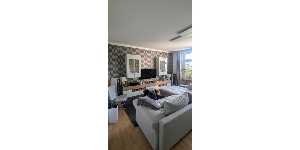 Etagenwohnung Meerane - 2 Zimmer, 72 m&sup2;, 620&euro; | Angebot:26481904