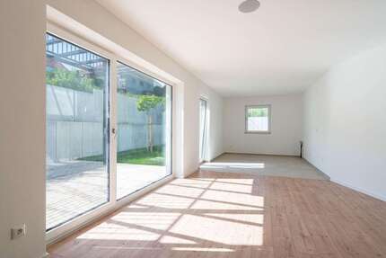 Wohnung Sinzing - 1 Zimmer, 84 m&sup2;, 966&euro; | Angebot:27031040