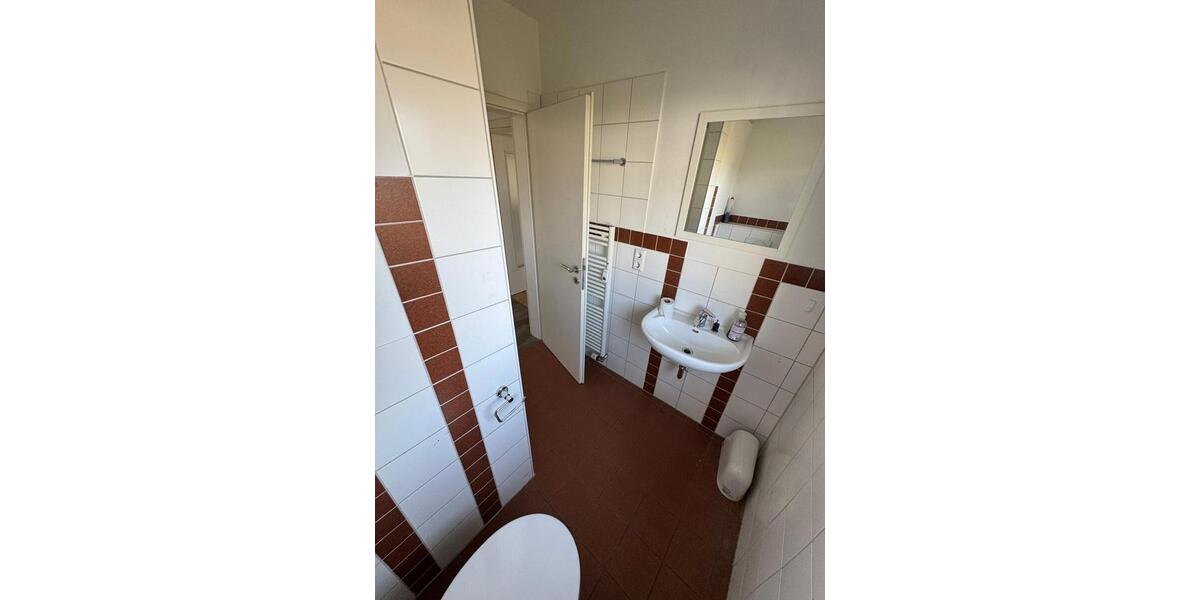 Etagenwohnung Sankt Augustin - 5 Zimmer, 132 m&sup2;, 2.000&euro; | Angebot:25803933