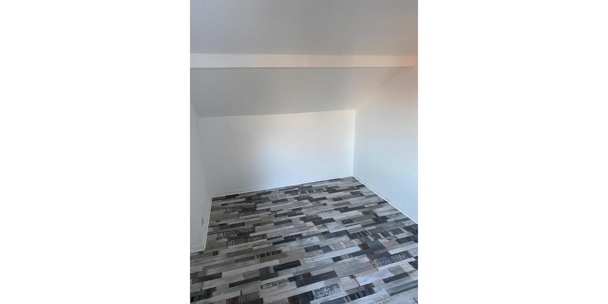 Dachgeschoßwohnung Lüdenscheid - 4 Zimmer, 420&euro; | Angebot:23693160