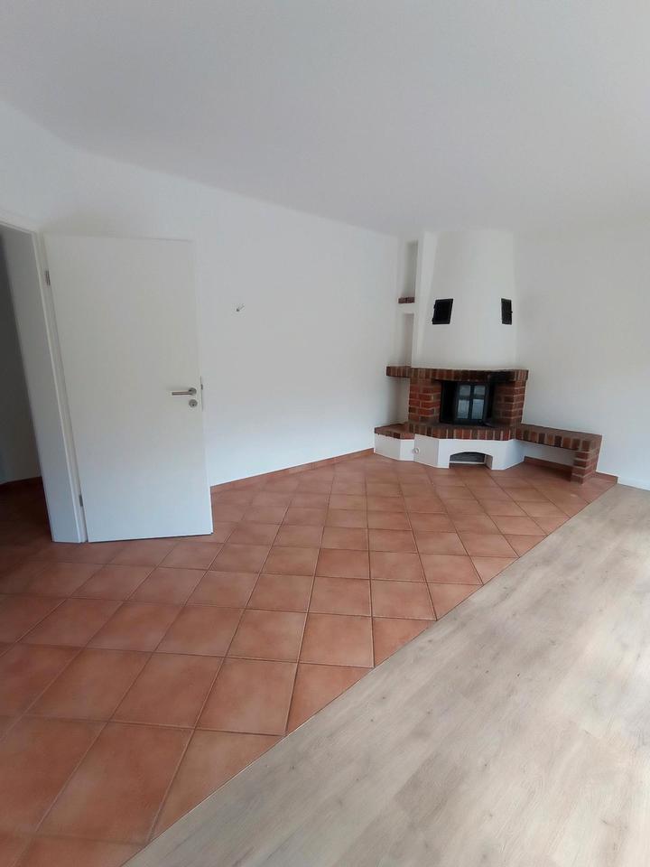 2,5 - Zimmer - Erdgeschoss - Wohnung in einem Mehrfamilienhaus zimmer