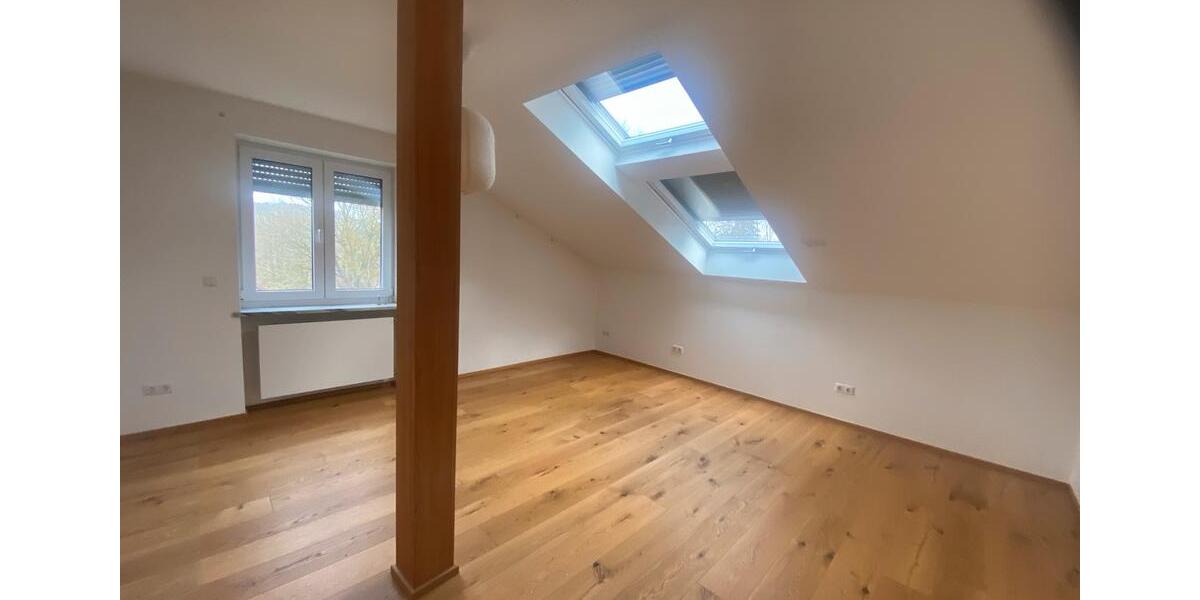 Etagenwohnung Sinzing - 3 Zimmer, 90 m&sup2;, 1.200&euro; | Angebot:25082280