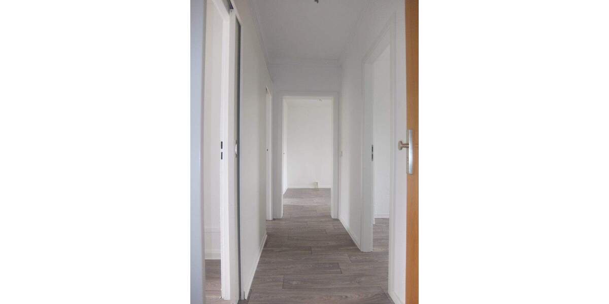 Etagenwohnung Döbeln Sörmitz - 3 Zimmer, 58 m&sup2;, 329&euro; | Angebot:24972128