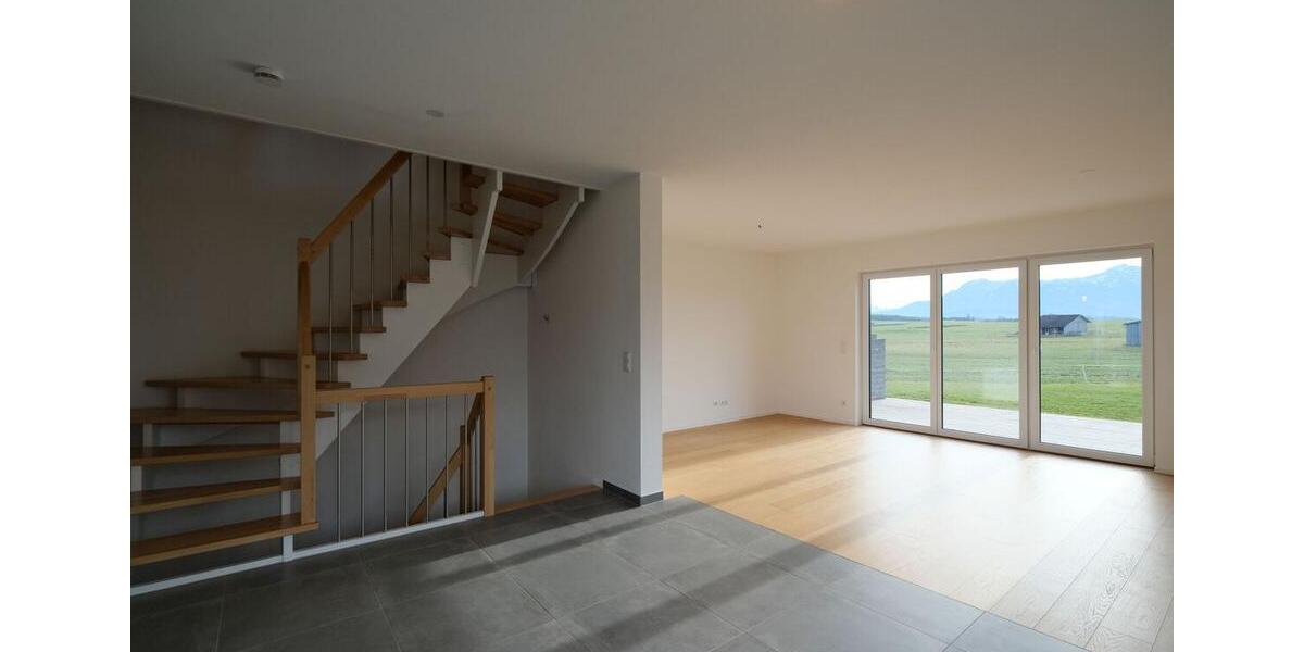 Diesen Ausblick schon beim Aufwachen genießen Großzügige Doppelhaushälfte in Aidling 4 zimmer