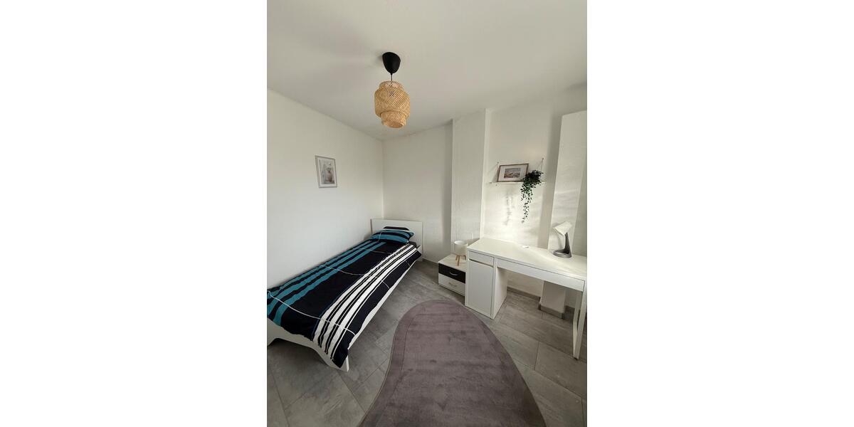 Wohnen auf Zeit Essen Huttrop - 1 Zimmer, 13 m&sup2;, 460&euro; | Angebot:25723303