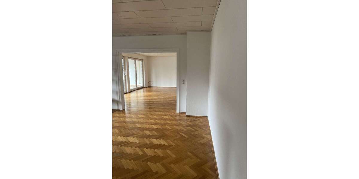 Etagenwohnung Bonn Hardtberg - 4 Zimmer, 180 m&sup2;, 1.900&euro; | Angebot:25142833