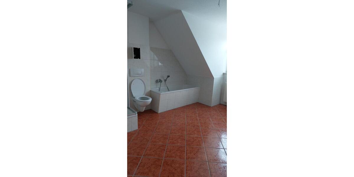 Dachgeschoßwohnung Sangerhausen - 2 Zimmer, 71 m&sup2;, 480&euro; | Angebot:24658613