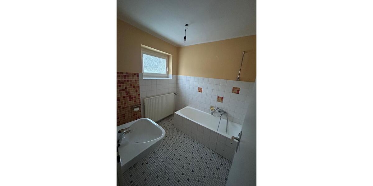 Wohnen auf Zeit Blomberg - 4 Zimmer, 100 m&sup2;, 15&euro; | Angebot:26044466