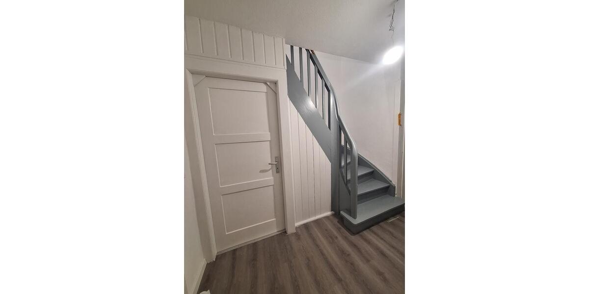 Ihr neues Zuhause! Frisch sanierte Doppelhaushälfte 3 zimmer