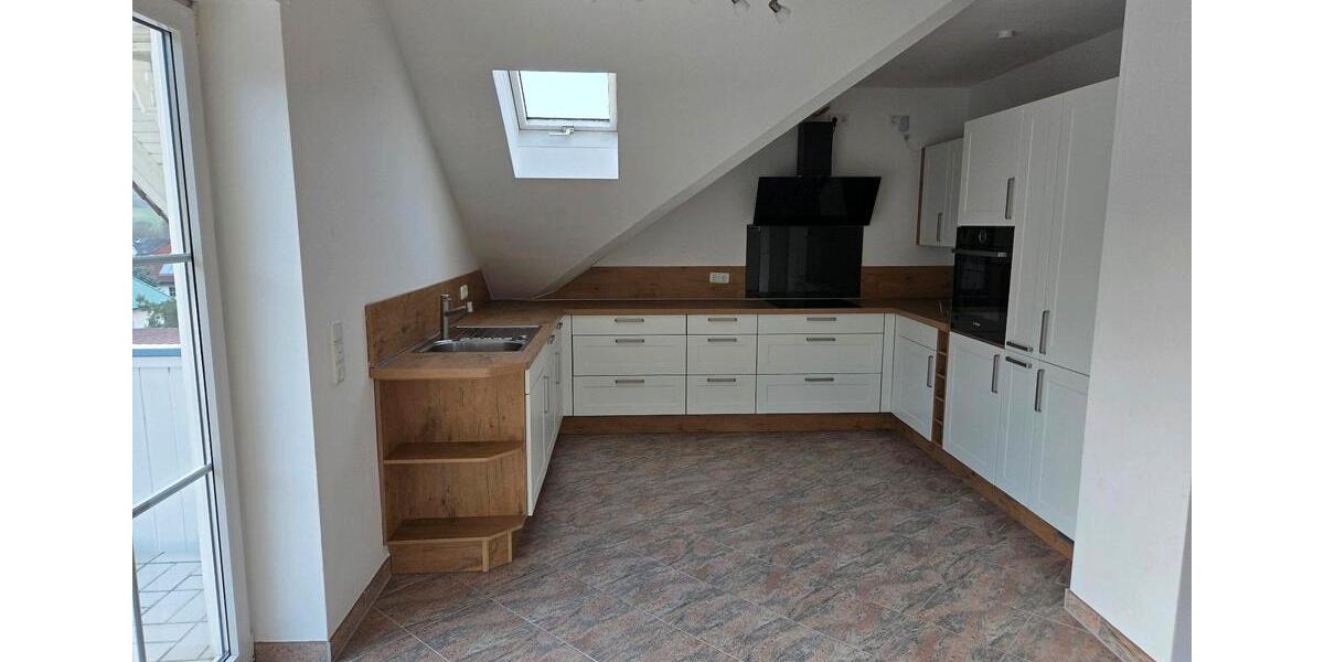 Dachgeschoßwohnung Burghaun - 3 Zimmer, 104 m&sup2;, 790&euro; | Angebot:25640887