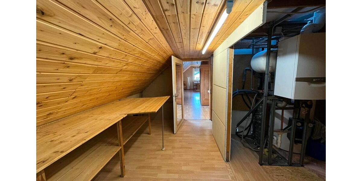 Maisonette-Wohnung in EFH mit Garten u. Nebengebäude 4 zimmer