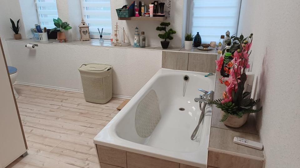 Etagenwohnung Gröningen - 5 Zimmer, 148 m&sup2;, 900&euro; | Angebot:26047050