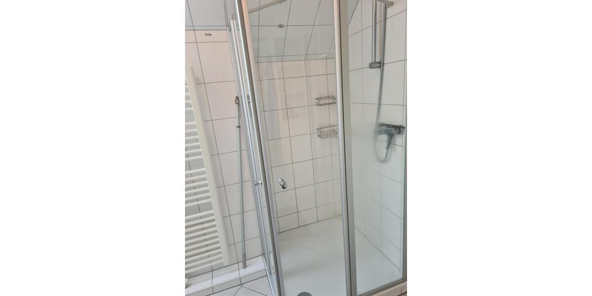 Moderne Wohnung (1. OG mit teilweise Dachschräge) mit großem Balk 3 zimmer