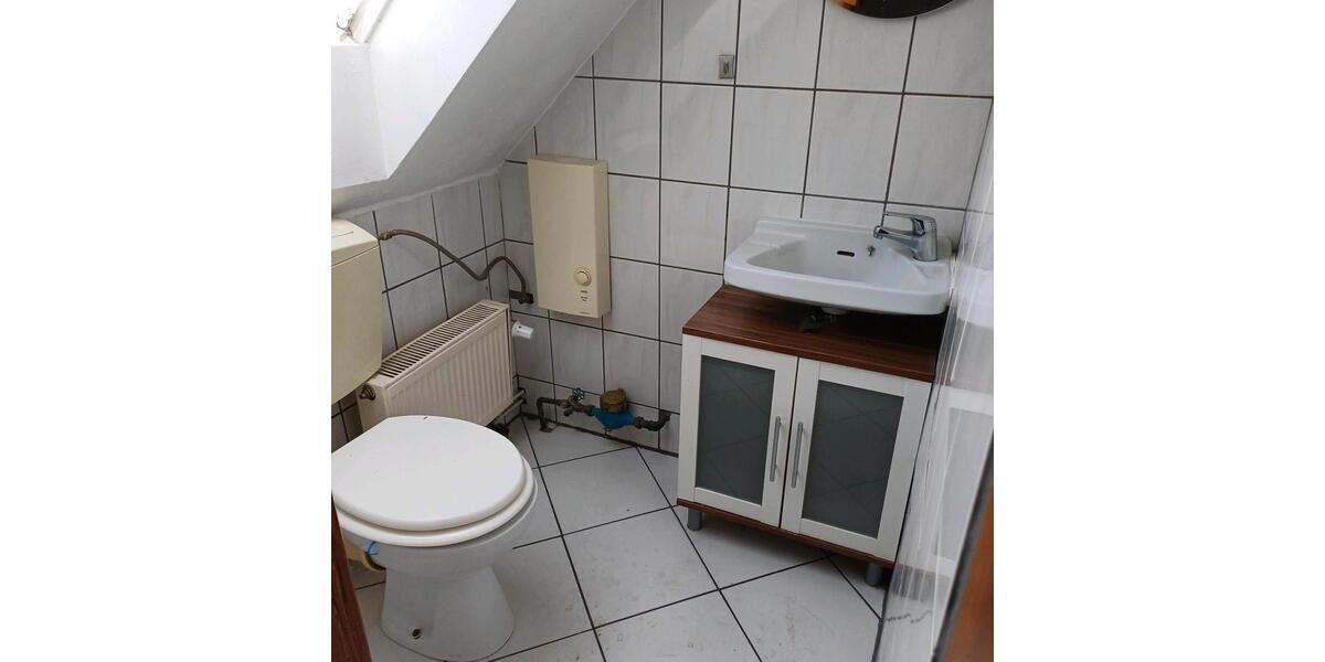 Dachgeschoßwohnung Helmstedt - 4 Zimmer, 120 m&sup2;, 490&euro; | Angebot:25308576