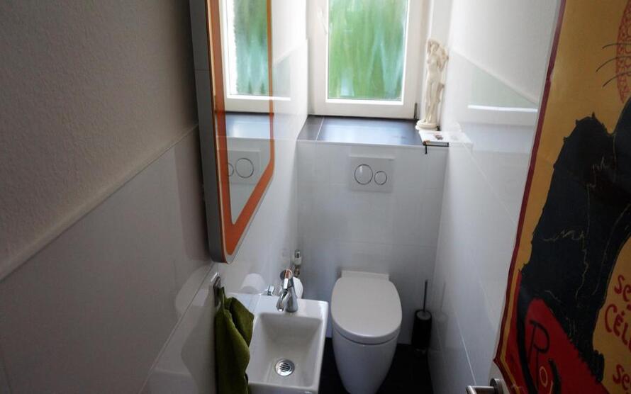 grosses löffelfertiges WG-Zimmer mit Internet, TV, Gästeküche, Doppelbett, BadWc-Mitbenützung, Waschmaschine, Trockner zimmer