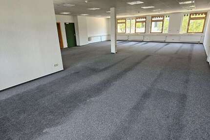 Büro in Wendlingen 1.529 € 139 m²