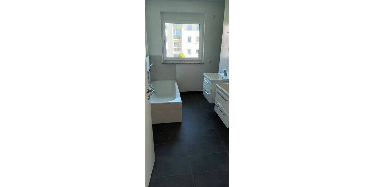 Etagenwohnung Weiden in der Oberpfalz Mooslohe - 3 Zimmer, 98 m&sup2;, 882&euro; | Angebot:26191010