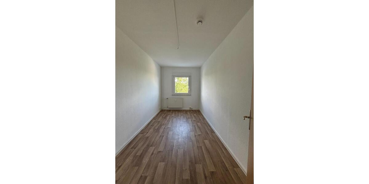 Etagenwohnung Gräfenhainichen - 3 Zimmer, 70 m&sup2;, 440&euro; | Angebot:23566519