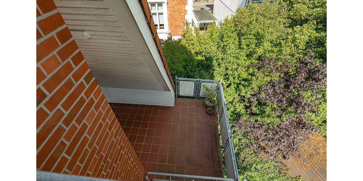 Zentral wohnen über mehrere Ebenen! Zwei Balkone und viel Platz! 4 zimmer