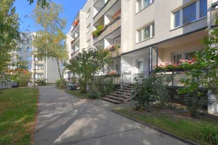 Wohnung zum Mieten in Halle 360 € 61.03 m²