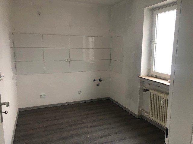 Etagenwohnung Baunatal - 4 Zimmer, 110 m&sup2;, 930&euro; | Angebot:26665469