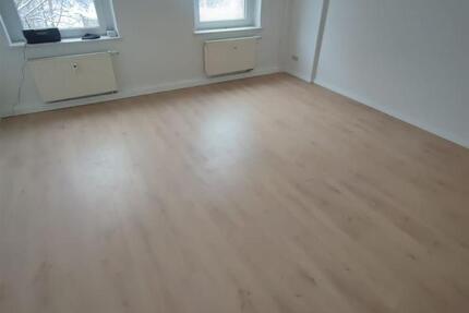Wohnung Reichenbach im Vogtland - 4 Zimmer, 86 m&sup2;, 450&euro; | Angebot:26176767