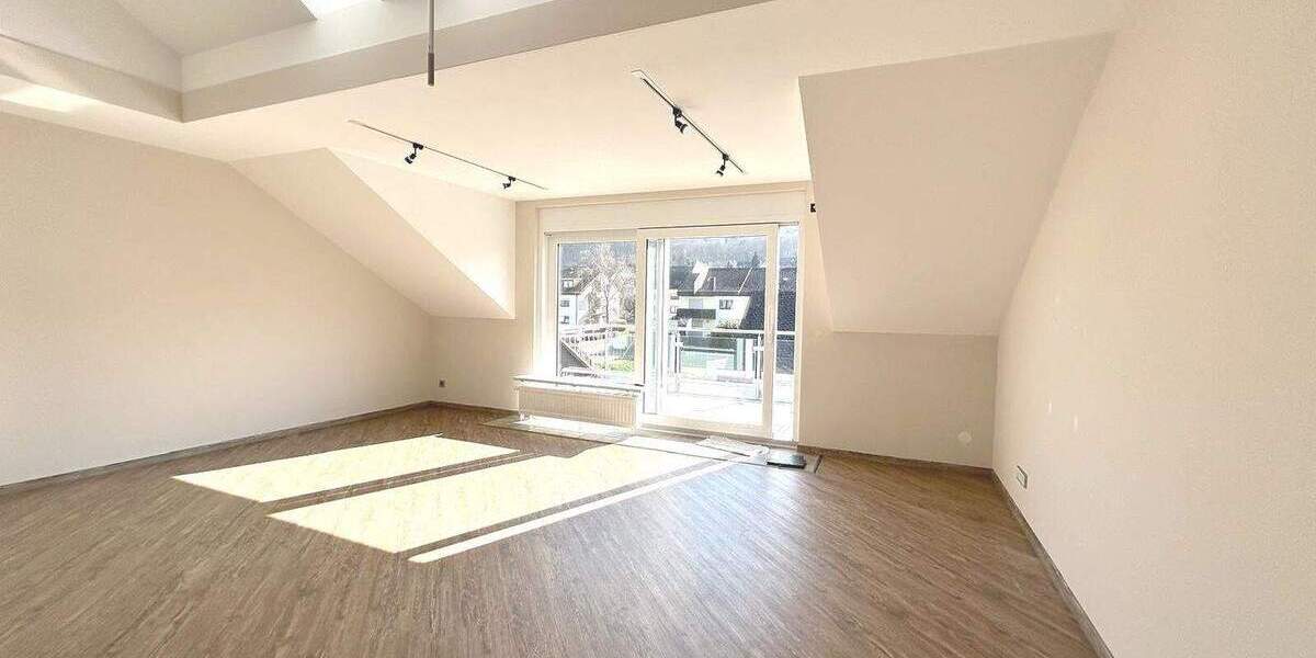 Etagenwohnung Kenn - 2 Zimmer, 86 m&sup2;, 1.180&euro; | Angebot:25863539