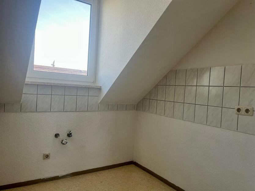 1-Zimmer Dachgeschoßwohnung mit Tageslichtbad und Abstellraum