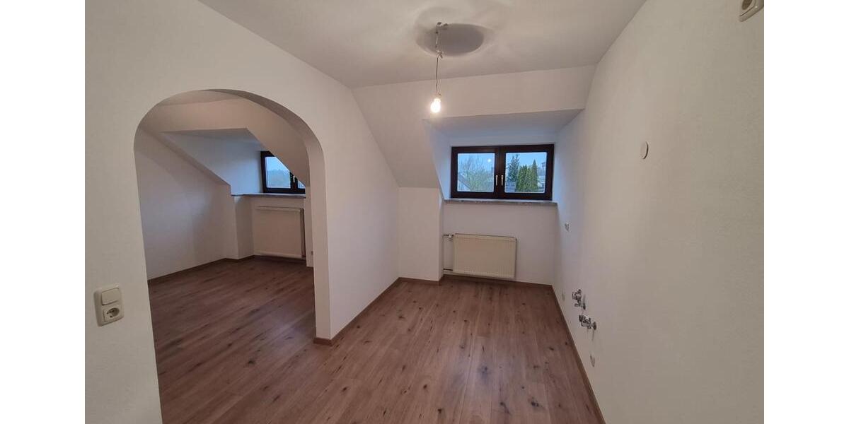 Dachgeschoßwohnung Oberviechtach - 5 Zimmer, 125 m&sup2;, 1.000&euro; | Angebot:26613613