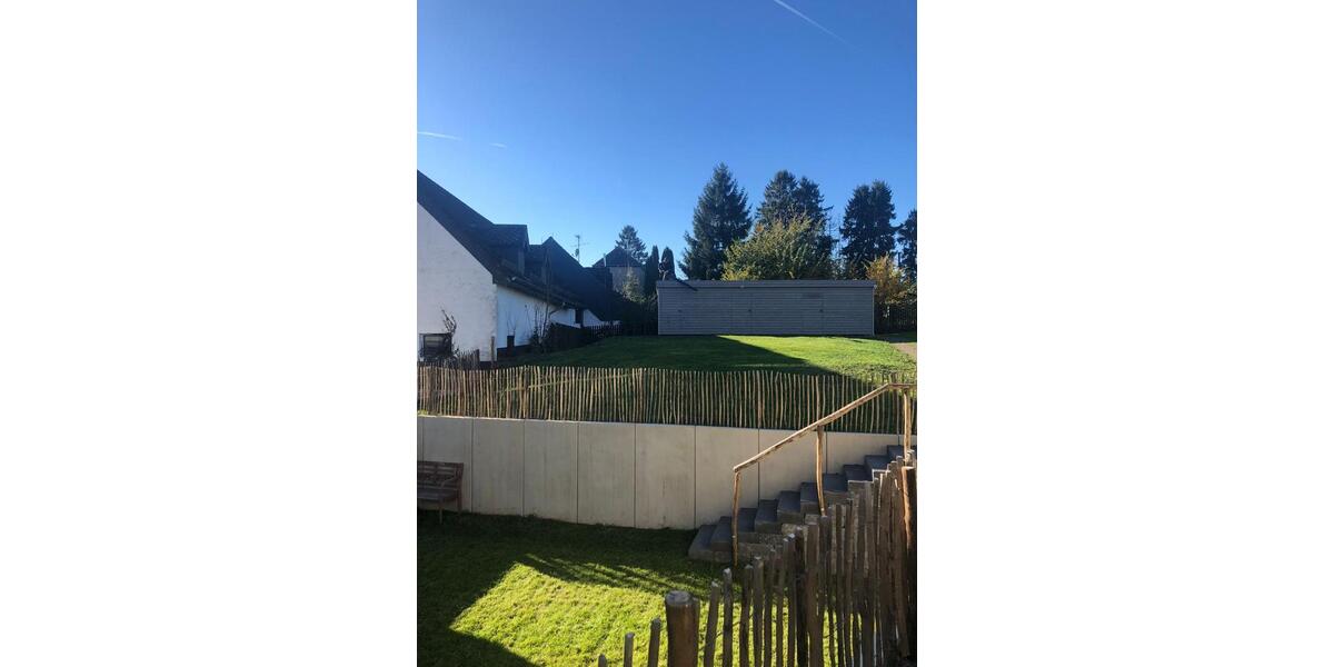 Dachgeschoßwohnung Dahlem - 3 Zimmer, 104 m&sup2;, 1.248&euro; | Angebot:24597544