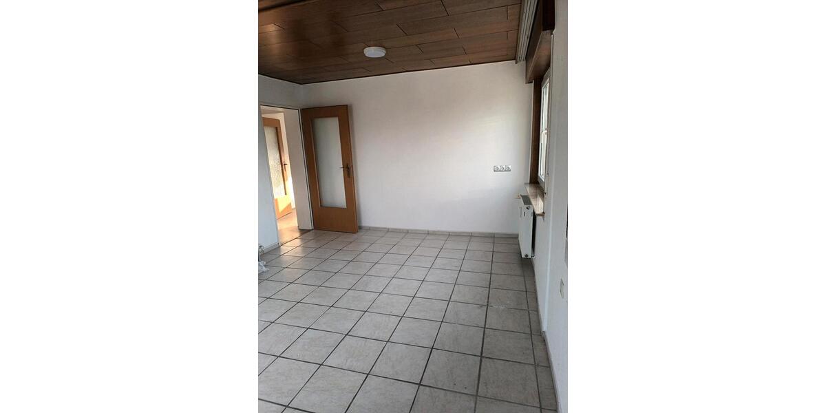 Etagenwohnung Ense - 3 Zimmer, 85 m&sup2;, 520&euro; | Angebot:25420396