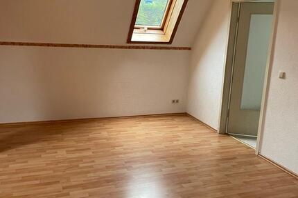 Wunderschön geschnittene Dachwohnung 1 zimmer