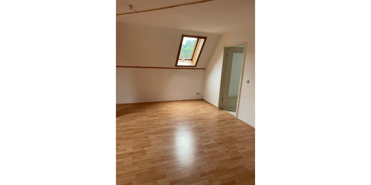 Wunderschön geschnittene Dachwohnung 1 zimmer