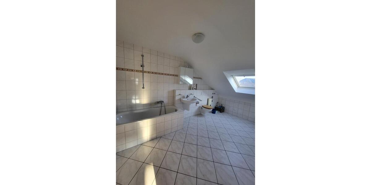 Dachgeschoßwohnung Bergheim Auenheim - 2 Zimmer, 75 m&sup2;, 790&euro; | Angebot:24352117