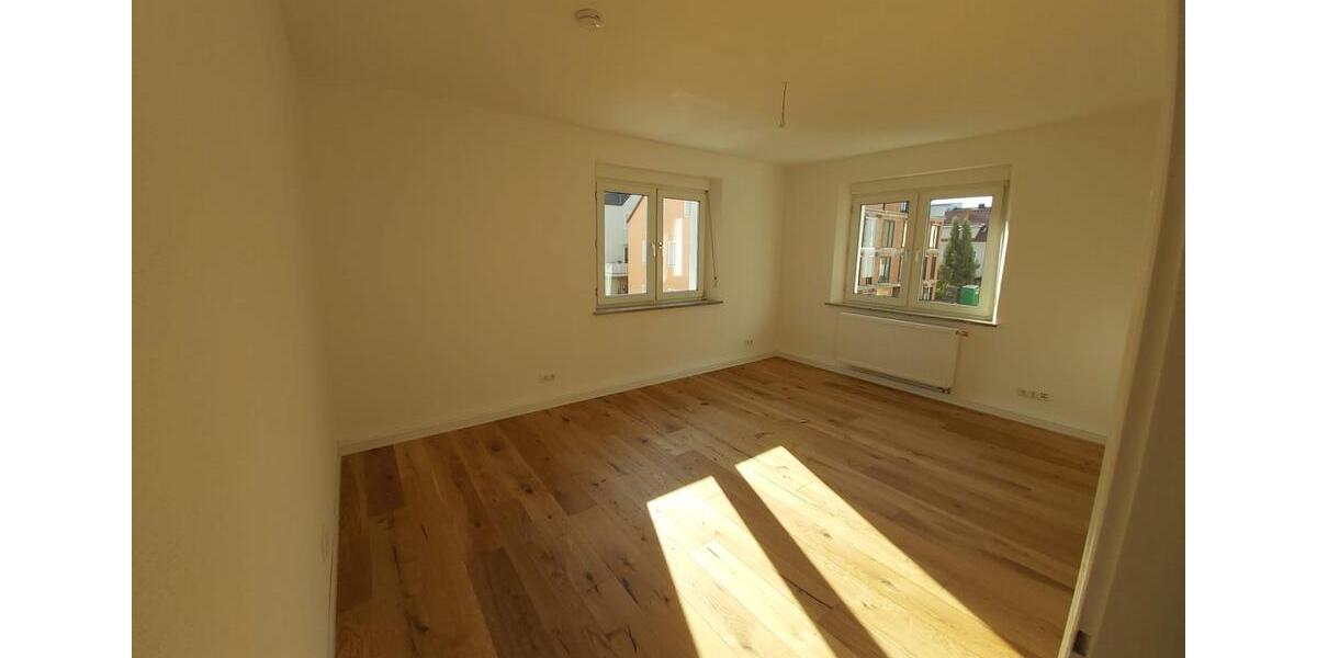 Etagenwohnung Weiden in der Oberpfalz - 4 Zimmer, 110 m&sup2;, 1.200&euro; | Angebot:26521936
