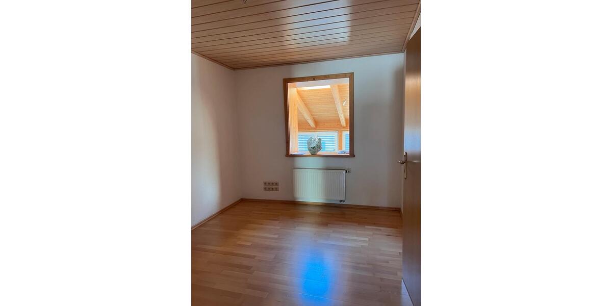 Erdgeschoßwohnung Weißenburg in Bayern - 4 Zimmer, 104 m&sup2;, 1.000&euro; | Angebot:24670401