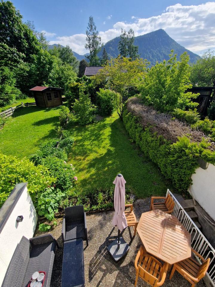 HAUS MIT BERGBLICK-möbliert, befristet ab SeptOkt 9-12 Monate